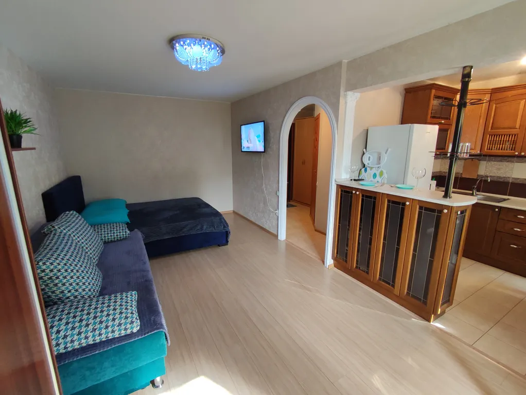 Чистая, уютная квартира на въезде в город — аренда посуточно в Бийск