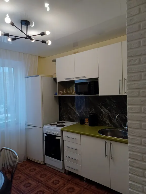 Светлая уютная квартира с большим ортопедическим диваном и кроватью