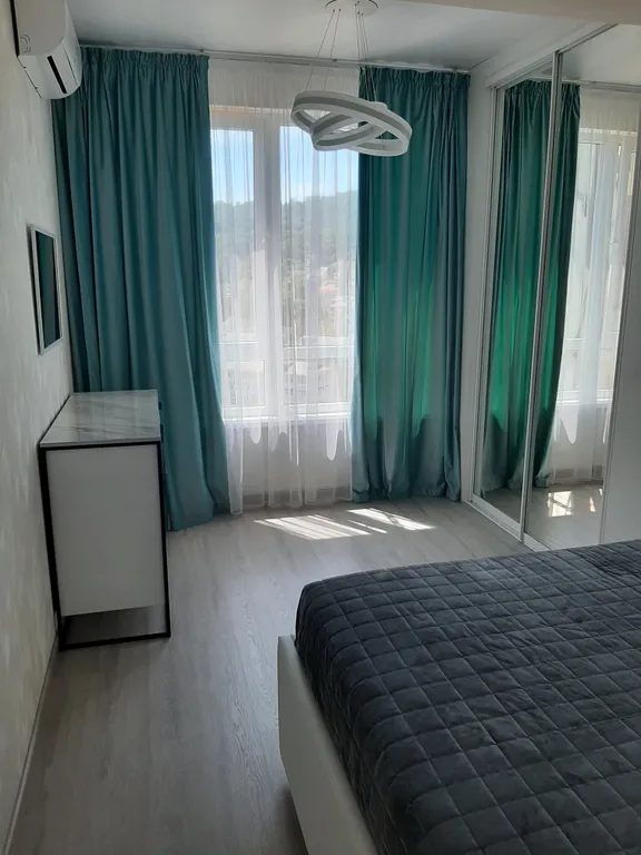 Уютная квартира с большим балконом и живописным видом на набережную