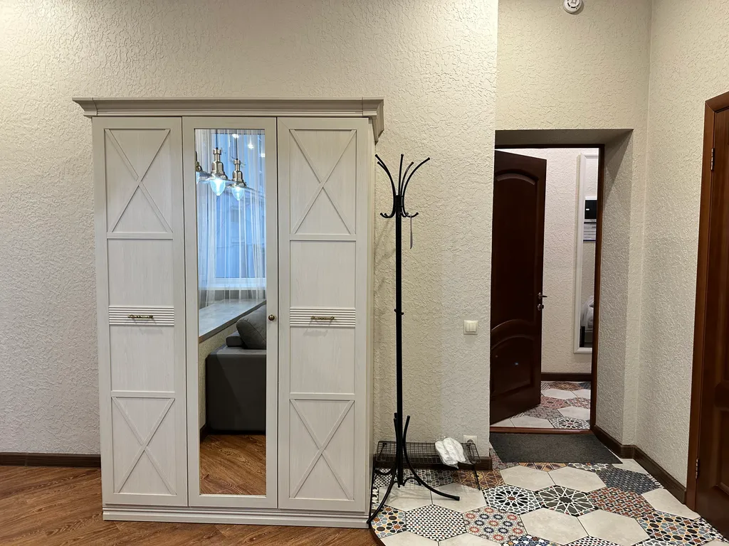 Студия Бизнес класса в Сталинском доме в центре