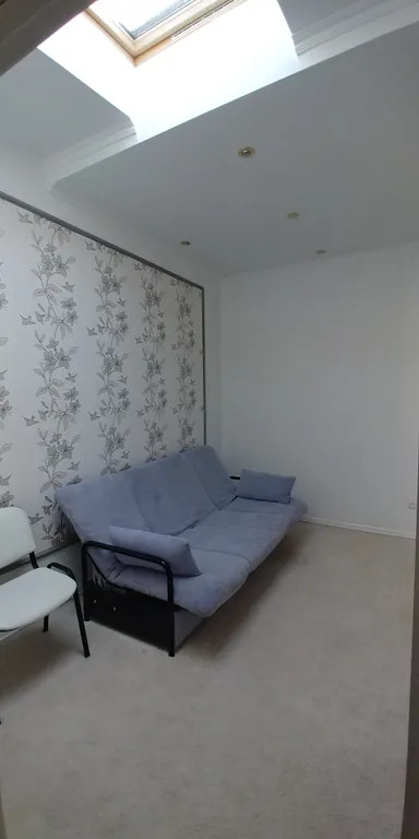 Жилой дом с внутренним двориком, рядом море