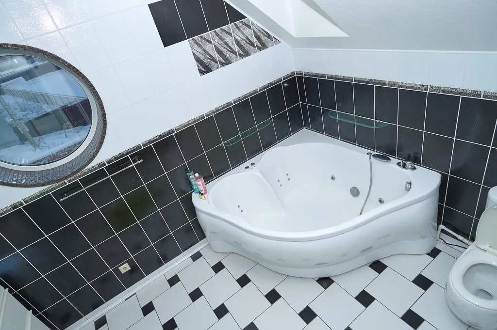 Уютный коттедж с 4-ми спальнями, баней и бильярдом у озера