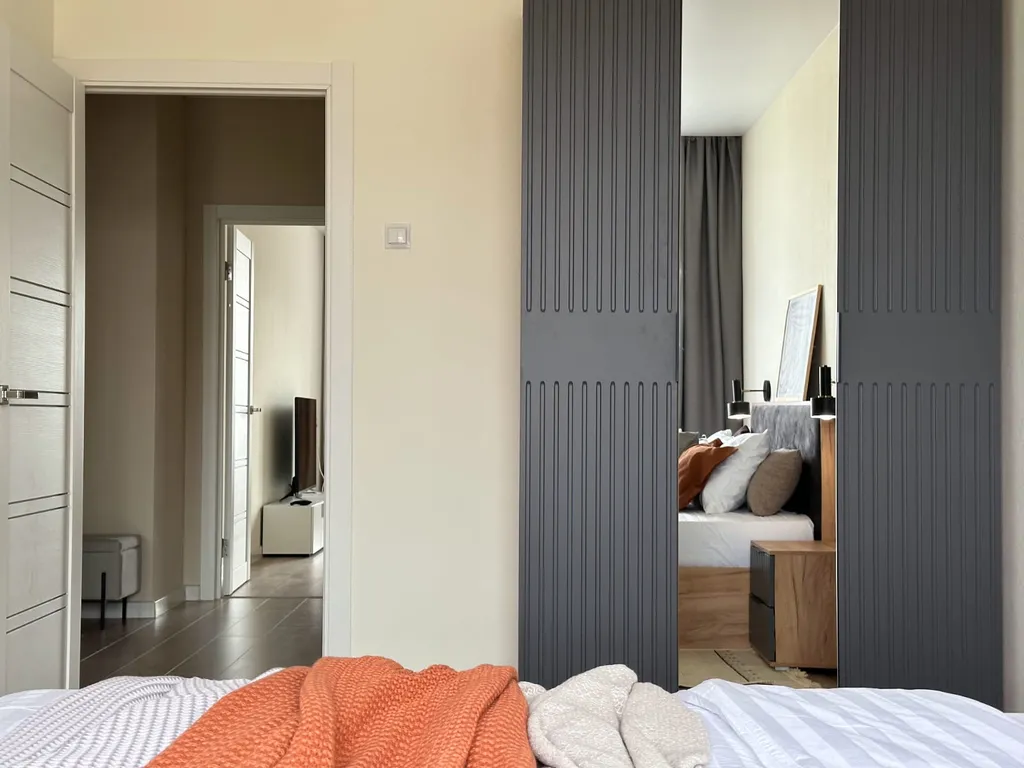 Квартира с видом на сквер и фонтан