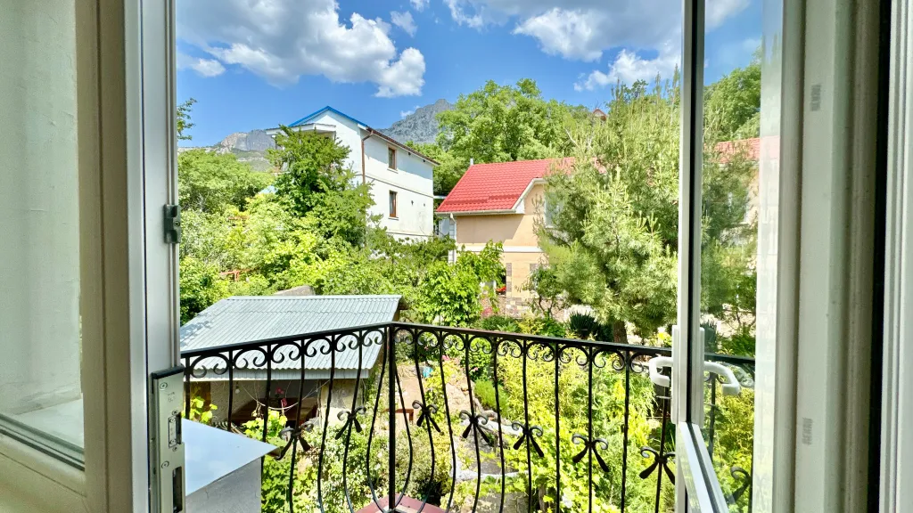 Домик с садом в Кореизе возле ялты