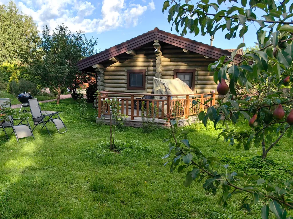 Шале и баня на 1 линии озера Красное, 2 километра от Финского залива, Пески