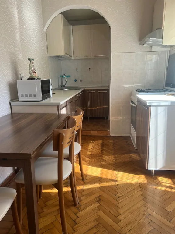 Торговая, улица Низами, площадь фонтанов