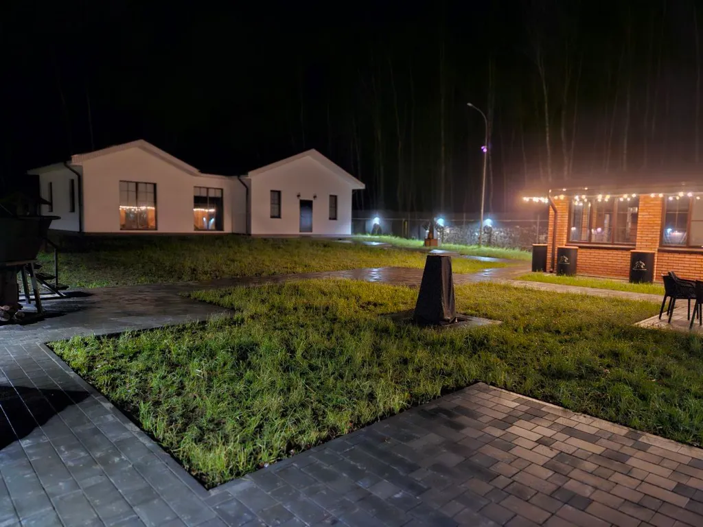 Дом, баня, чан, отапливаемая беседка