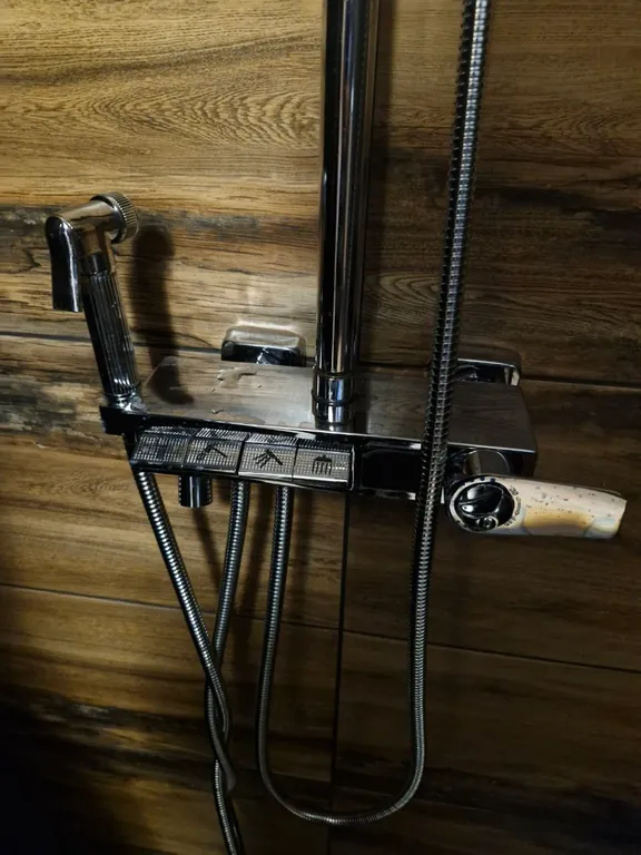 Дом для уединения в лесу и шумных вечеринок