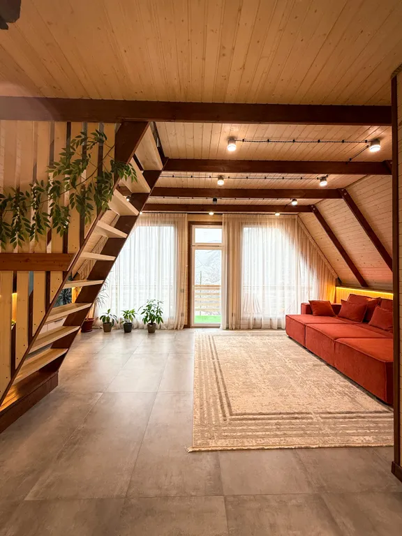 Уютные домики a-frame в горах