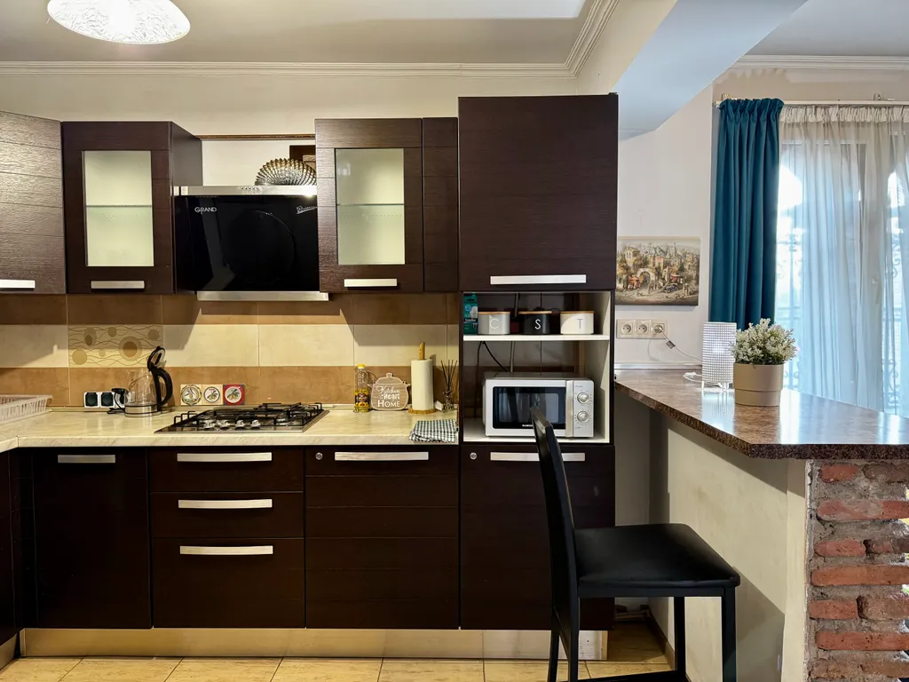 Трёхкомнатные апартаменты в Старом городе с видом на весь Тбилиси