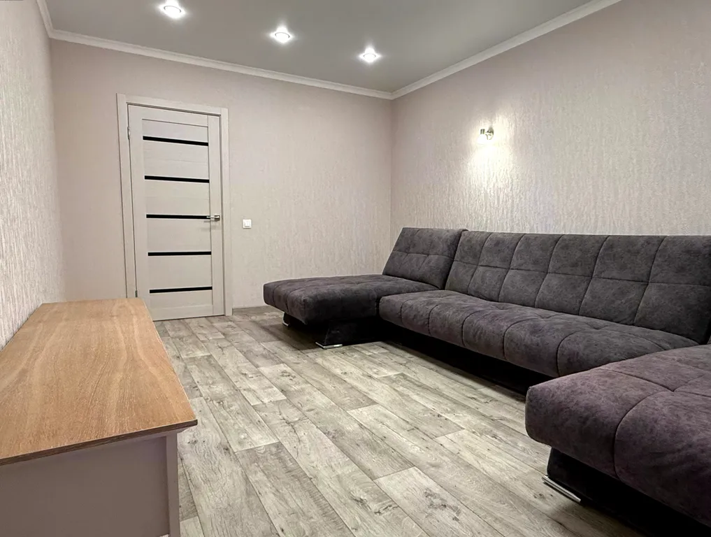 Квартира с огромной кухней-гостиной