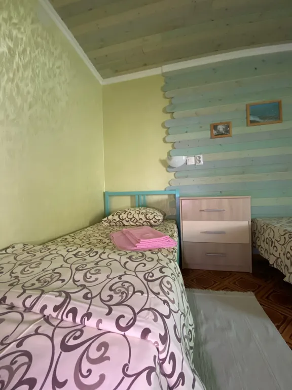 Четырехместный двухкомнатный номер с балконом с видом на горы