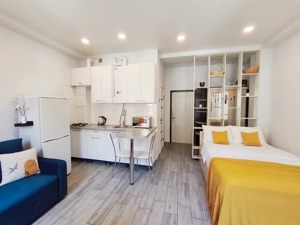 Современный апартамент-студия с видом на горы