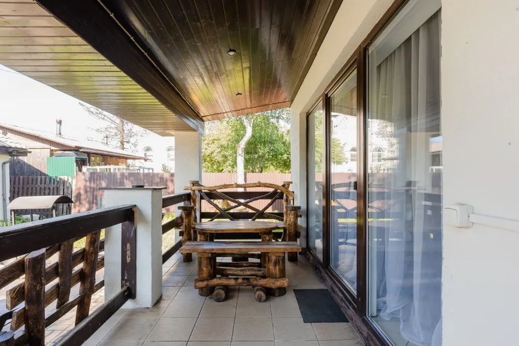 Элитный коттедж в черте города