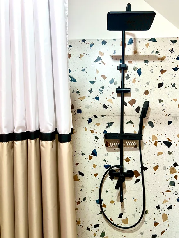 Квартира Дизайнерская двухкомнатная квартира с бассейном в центе Анапы — Анапа