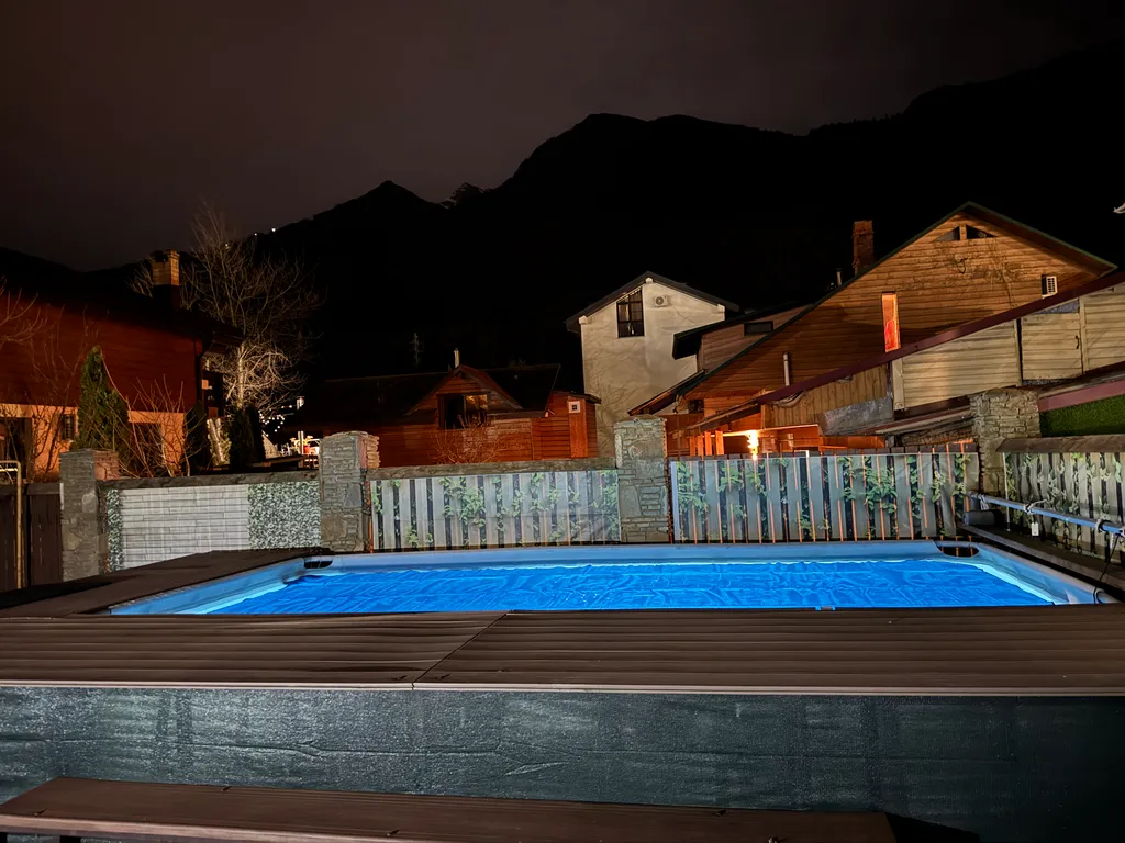 Коттедж с бассейном темп. +35 градусов