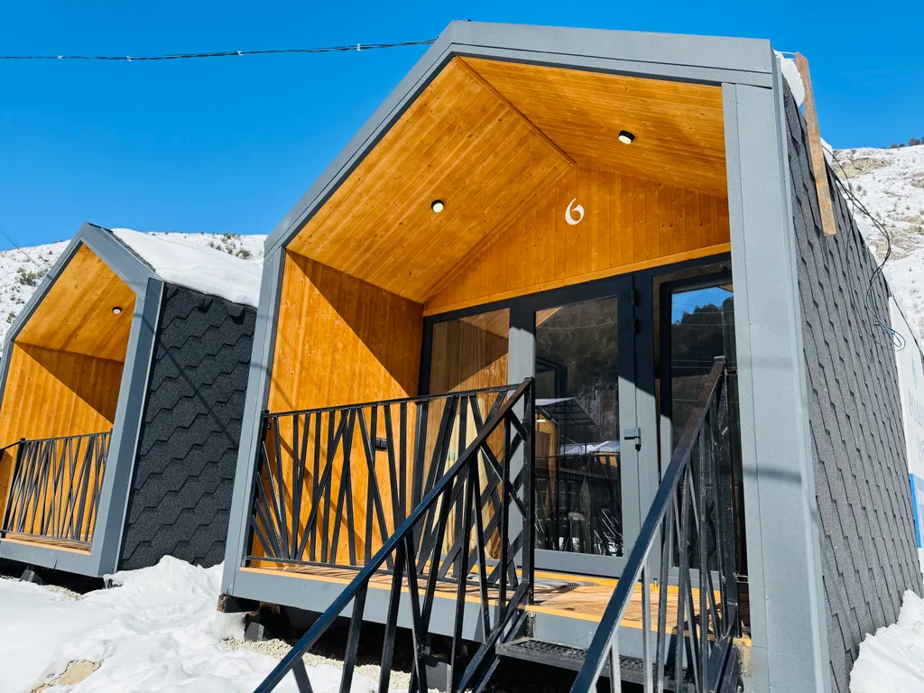 Дом с видом на Кавказский хребет