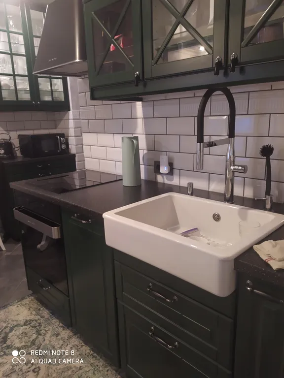 Красивая  двухкомнатная квартира у моря