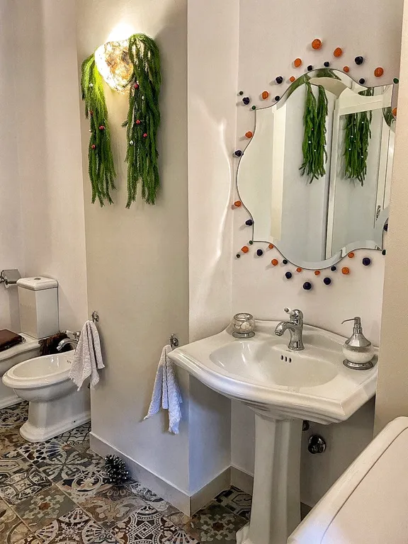 Уникальный апартамент в старинном особняке Anna Stevar