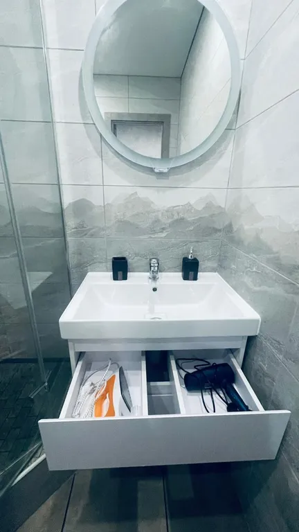 Студия в центре с видом на горы и парк