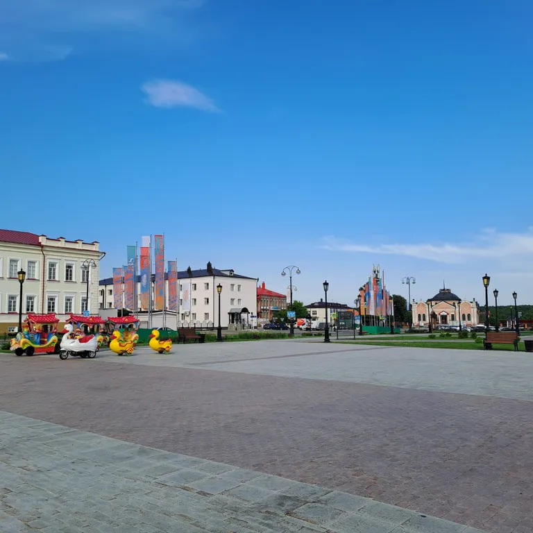 Уютная квартира с прекрасным видом на Иртыш, рядом с Кремлем