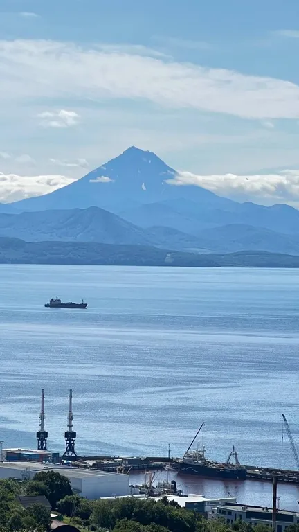 1-квартира с шикарным видом на Авачинскую бухту и Вилючинский вулкан