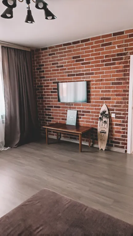 Просторная и уютная трёхкомнатная квартира — аренда посуточно в Барнаул