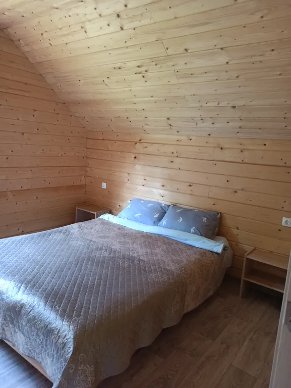 Уютный уголок у леса