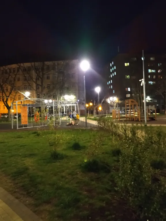 Скромная квартира с изолированными комнатами в центре