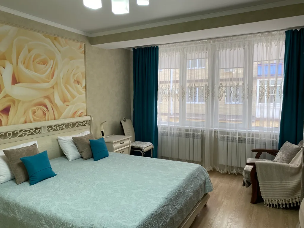 Уютная квартира возле ТРЦ Вершина до 4-х гостей