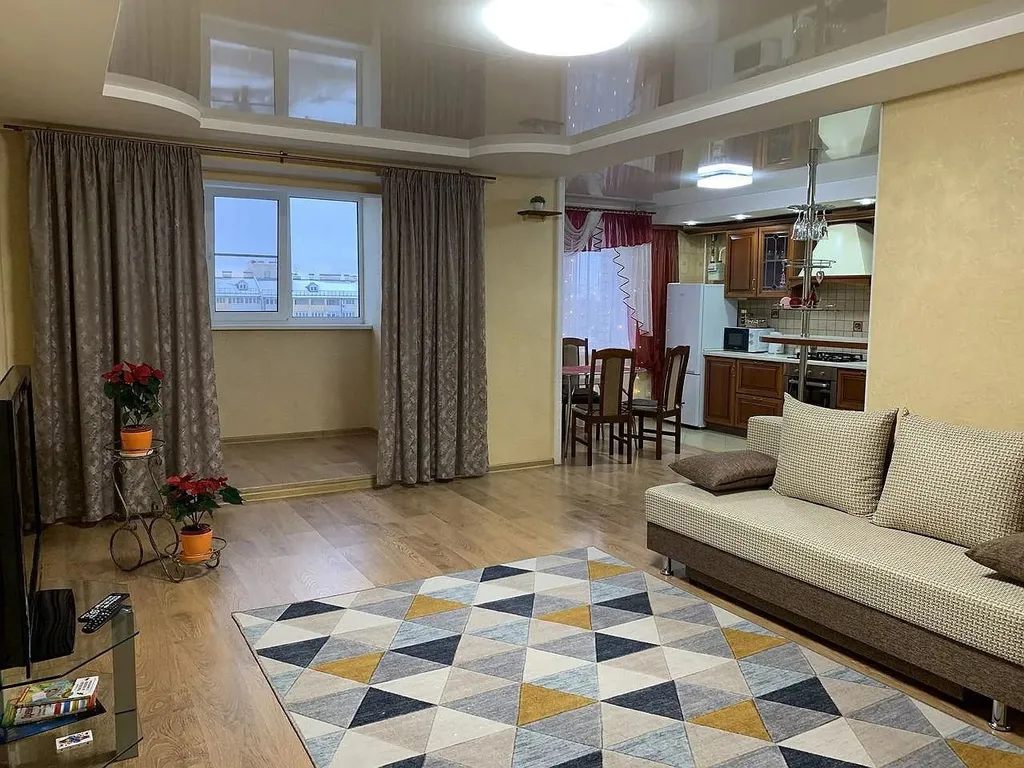 Просторная (98 м) 3-х комнатная квартира с видом на Успенский собор!