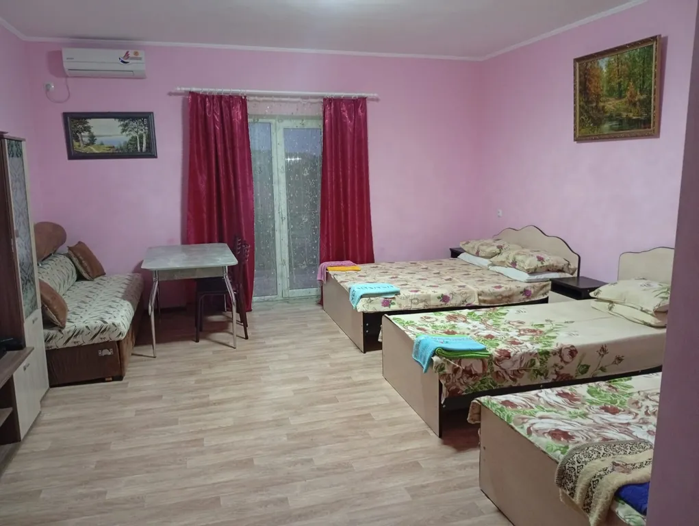 Четырёхместный номер с видом на горы