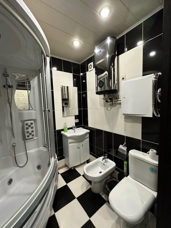 Просторная студия, перепланированная из двухкомнатной квартиры