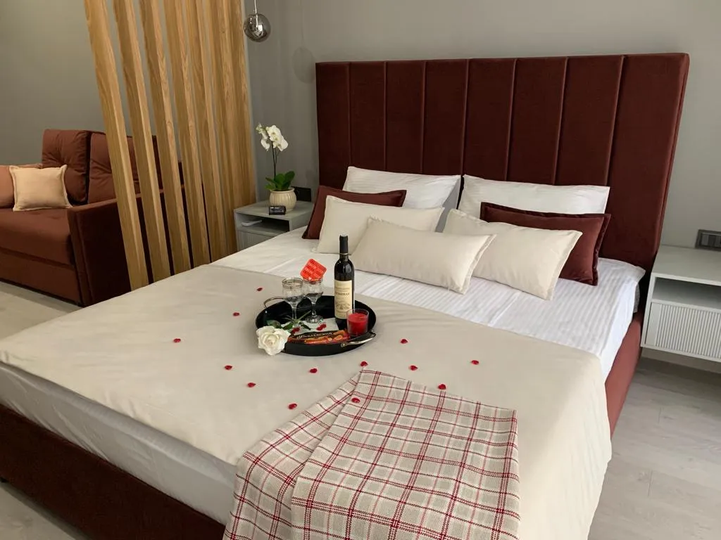 Стильные апартаменты 583 «Гранат» Люкс в центре Краснодара