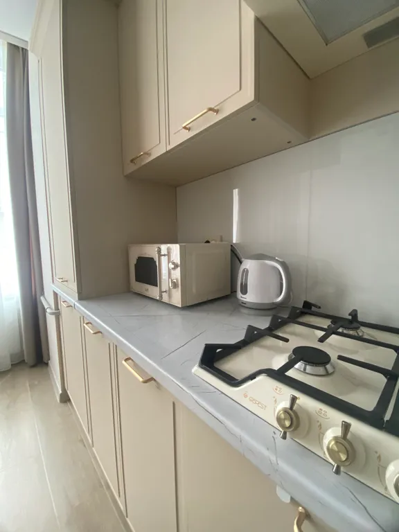 Двухкомнатная квартира с балконом в центре города