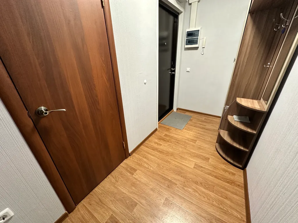 "В Гости!" на Строителей 90Б (1к квартира рядом с Планетой)