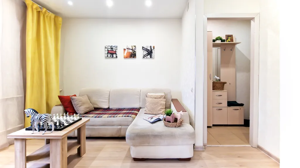 Квартира 2-комнатные апартаменты в центре с балконом — Ярославль