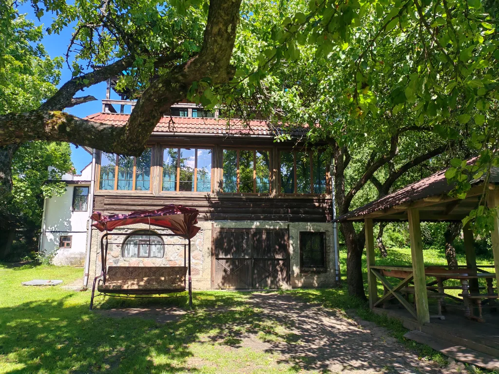 Хутор возле леса и озер