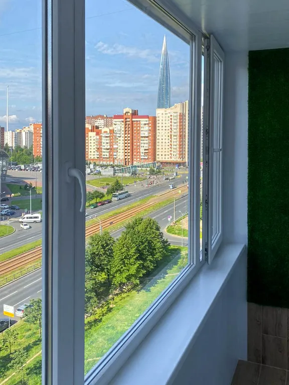 Просторная квартира Мокко у метро Беговая с видом на Лахта центр