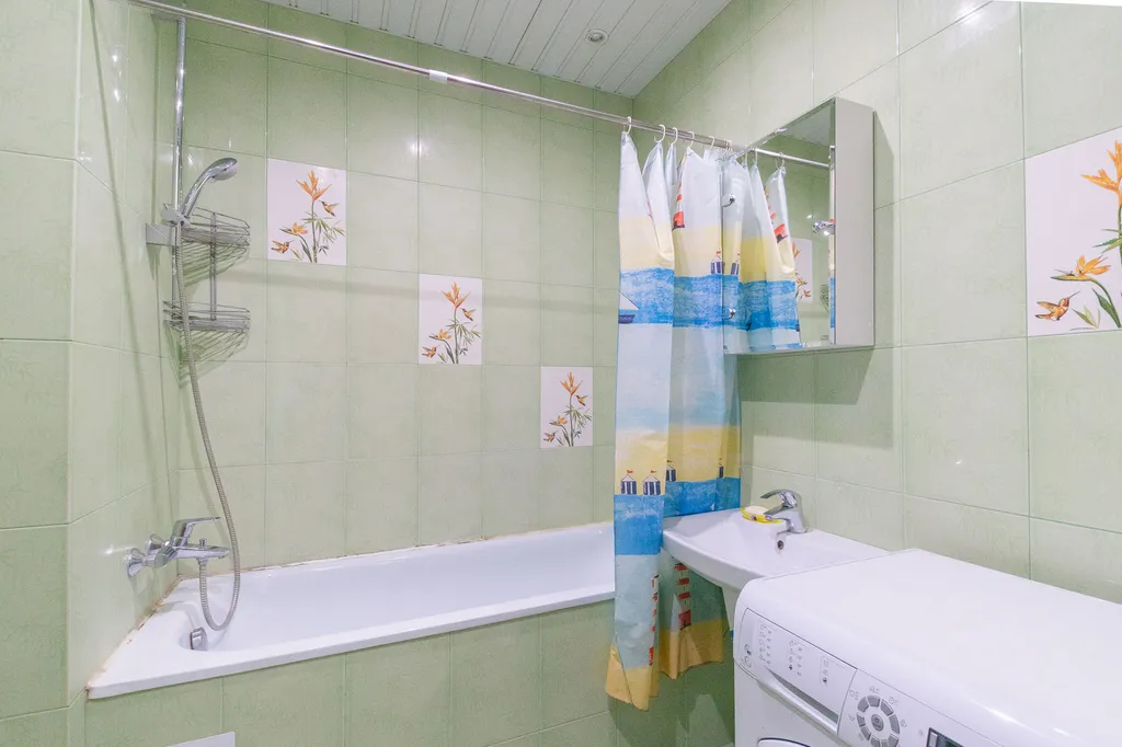 Истомáн 2+2 с видом на город