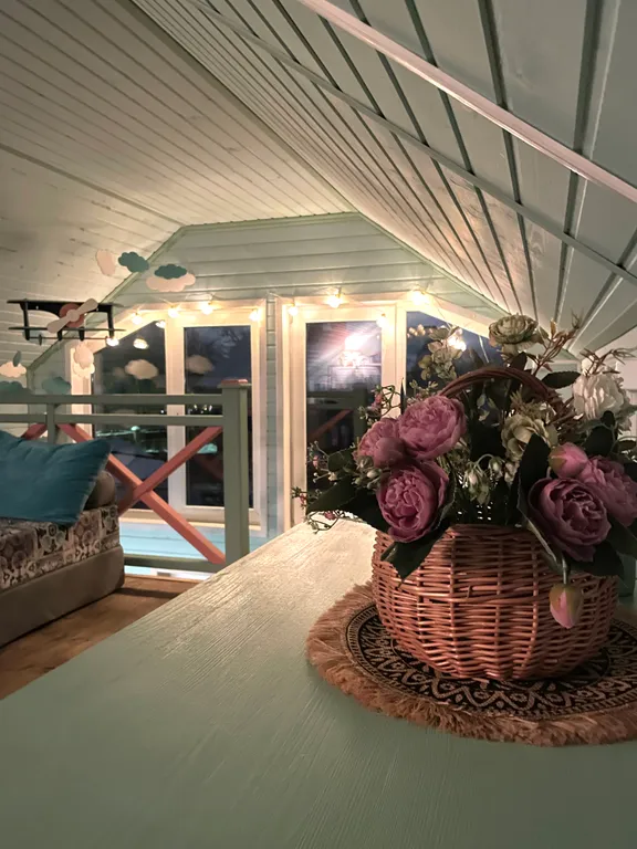 Домик мечты в самом живописном месте города, у реки и озера