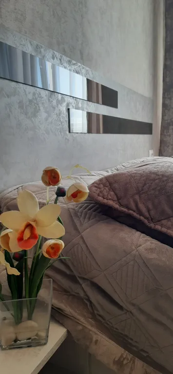 Квартира Yellow sofa (Желтый диван) ApartmentsУютная  квартира в элитном районе — Мирное