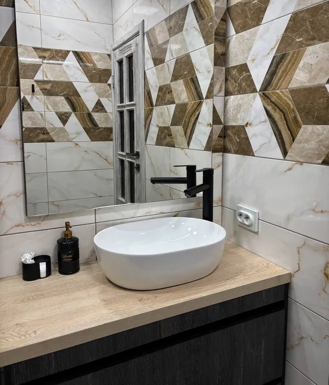 Просторная, чистая двушка с кухней-столовой в историческом центре