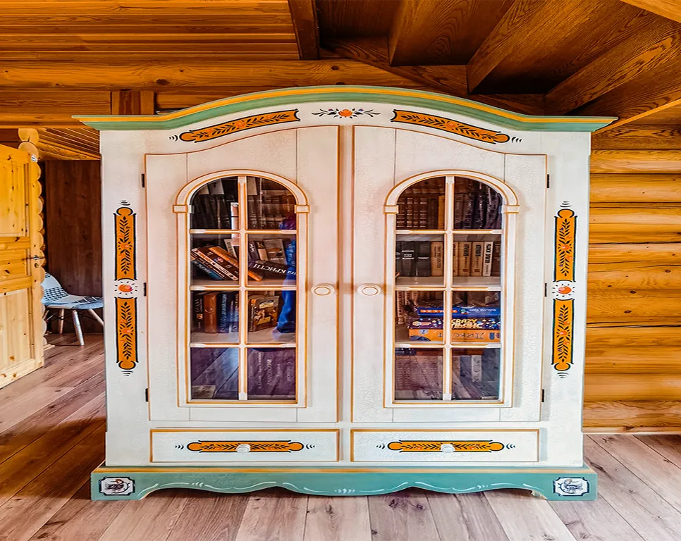 Уютный дом на берегу озера с тёплым бассейном на территории Порт Тихий