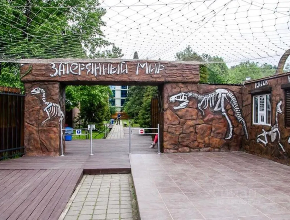 Квартира у моря с балконом и бассейном