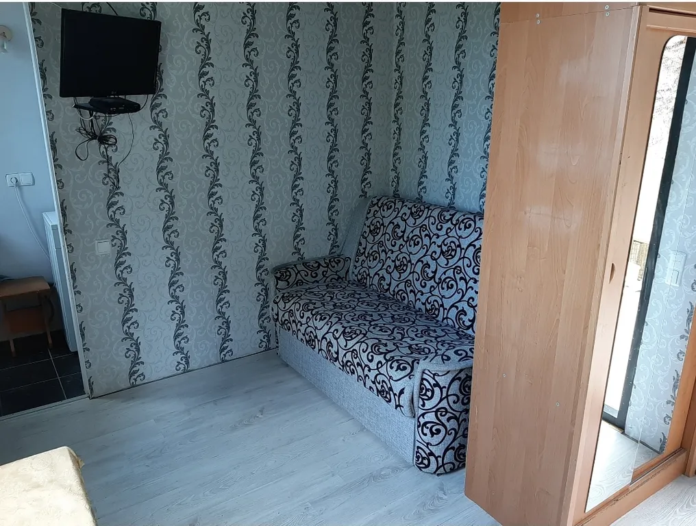 Коттедж Небольшой гостевой дом с двориком — Ялта