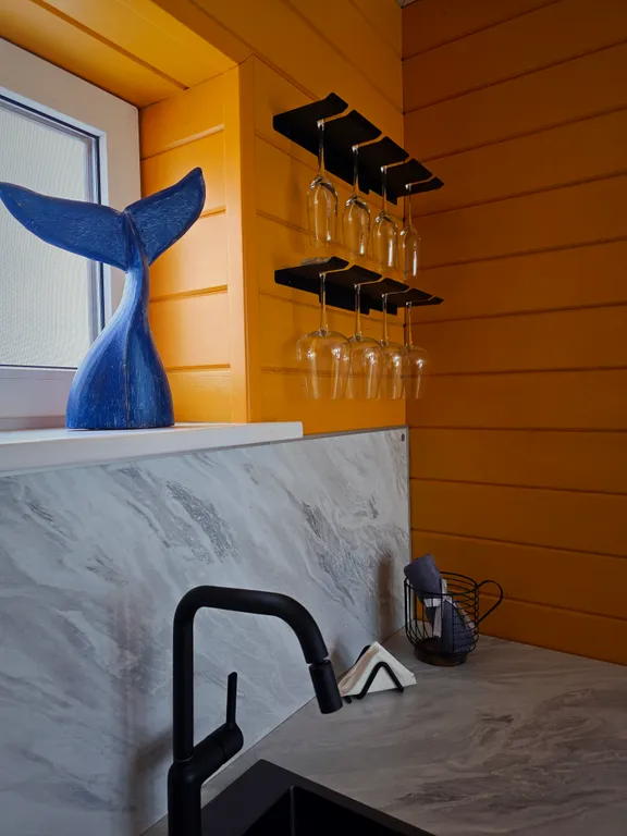 Дом на берегу реки