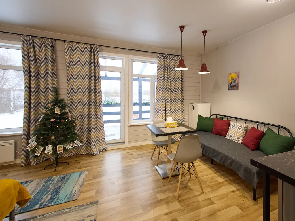 Дом 1-комнатный со спуском к источнику