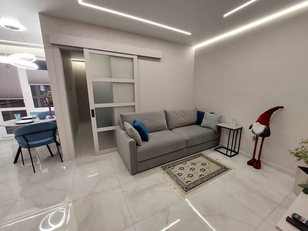 Апартаменты с отдельной спальней в новом доме, центр