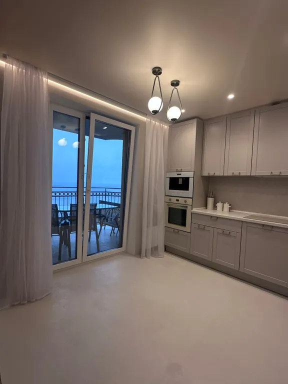 Апартаменты с видом на море и выходом на пляж